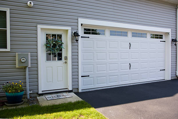 24/7 Emergency Garage Door Maintenance experts in McLouth, KS